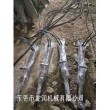 花崗石開(kāi)采機(jī)械設(shè)備液壓劈石機(jī)工作原理