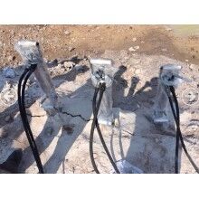 河南液壓破石機(jī)巖石分裂機(jī)