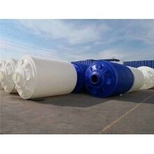 PE水箱 純水水箱 污水水箱 重慶水箱生產(chǎn)廠家 塑料水箱產(chǎn)品常用名稱：塑料水箱、PE水箱、PE桶、蓄水箱、儲(chǔ)水箱、PE儲(chǔ)罐、塑料儲(chǔ)罐、清洗水箱、塑料水箱儲(chǔ)罐、聚乙烯水箱、反滲透塑料水箱、超濾水箱、原水